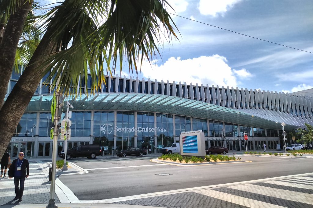 Radiopark, Backgroundmusic, Ambientmusic, music for hotels, music for retail, music for restaurants, music for cruiseships, hotelmusic, retailmusic, restaurantmusic, cruiseshipmusic