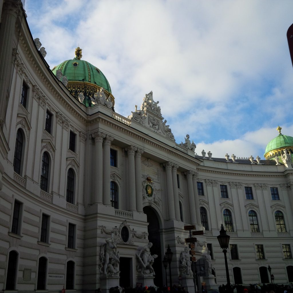 Backgroundmusic, Instoremusic, Hotelmusic, Cruiseshipmusic, Retailmusic, Restaurantmusic, Music for hotels, music for restaurants, music for stores, music for cruisehips, ambientmusic